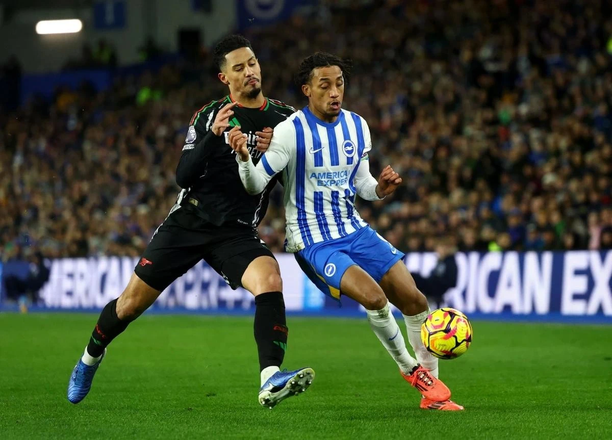 Arsenal đánh rơi chiến thắng trước Brighton (Ảnh: Reuters).