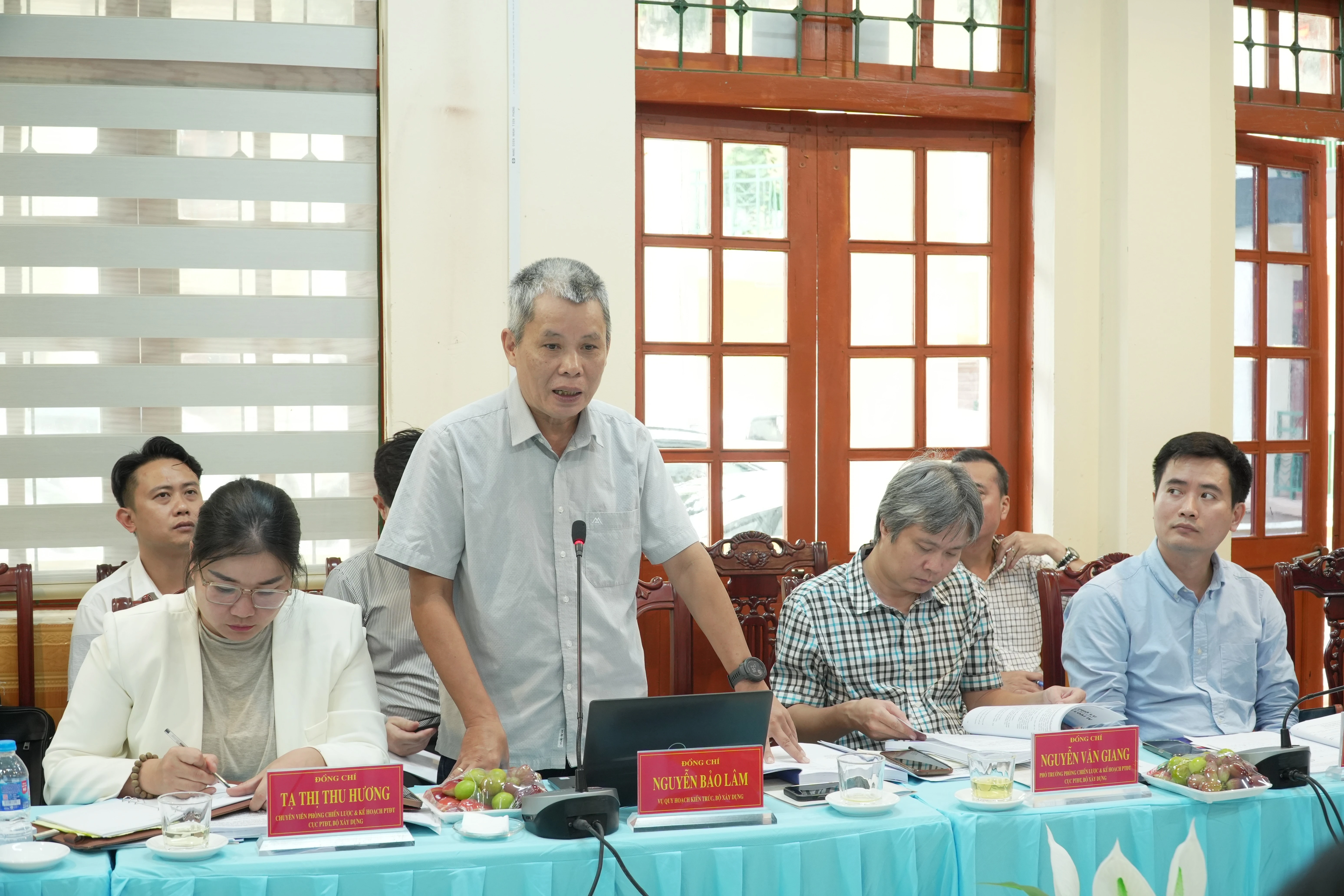 Thành viên đoàn công tác tham gia ý kiến.JPG