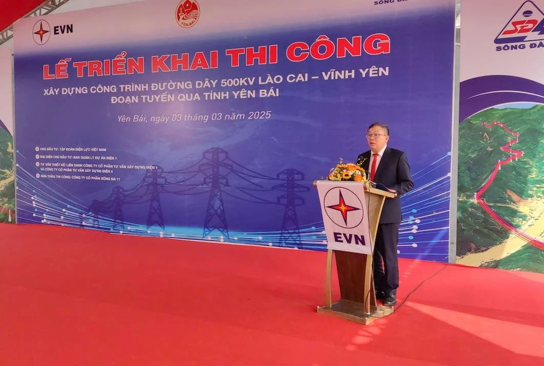Phó Tổng giám đốc Tập đoàn Điện lực Việt Nam (EVN) ông Phạm Hồng Phương phát biểu tại buổi lễ. Ảnh: Tuyết Lan