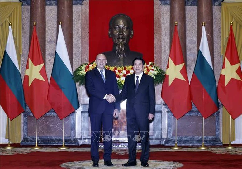 Chủ tịch nước Lương Cường và Tổng thống Cộng hòa Bulgaria Rumen Radev - Ảnh: TTXVN