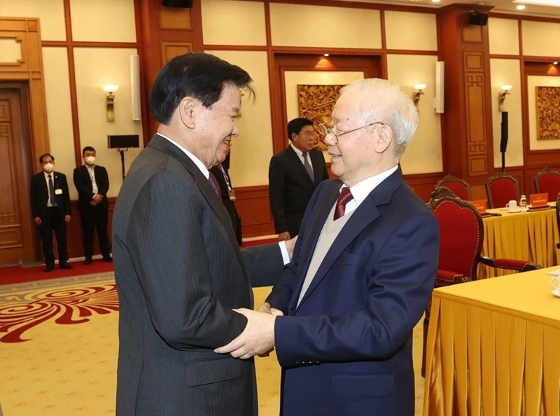 Tổng Bí thư Nguyễn Phú Trọng và Tổng Bí thư, Chủ tịch nước Lào Thongloun Sisoulith tại cuộc gặp cấp cao giữa Đảng Cộng sản Việt Nam và Đảng Nhân dân Cách mạng Lào, ngày 26/2/2024. (Ảnh: TTXVN)