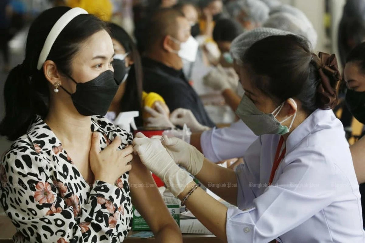Tiêm phòng cúm tại Thái Lan (Ảnh: Bangkokpost)