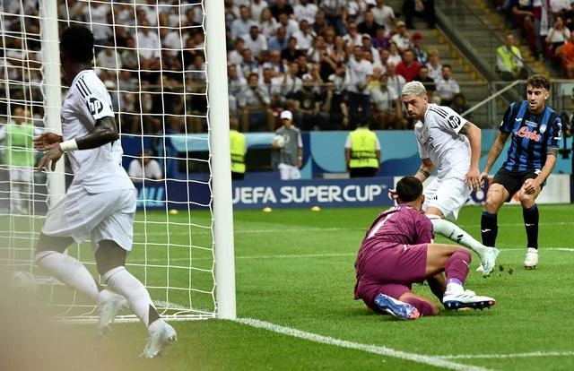 Federico Valverde mở tỉ số cho Real Madrid.