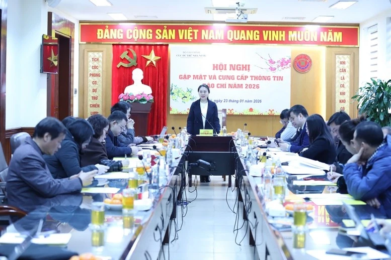 Bà Nguyễn Thị Phố Giang, Phó Cục trưởng Cục Dự trữ Nhà nước (Bộ Tài chính) thông tin tại cuộc họp sáng 23/1.