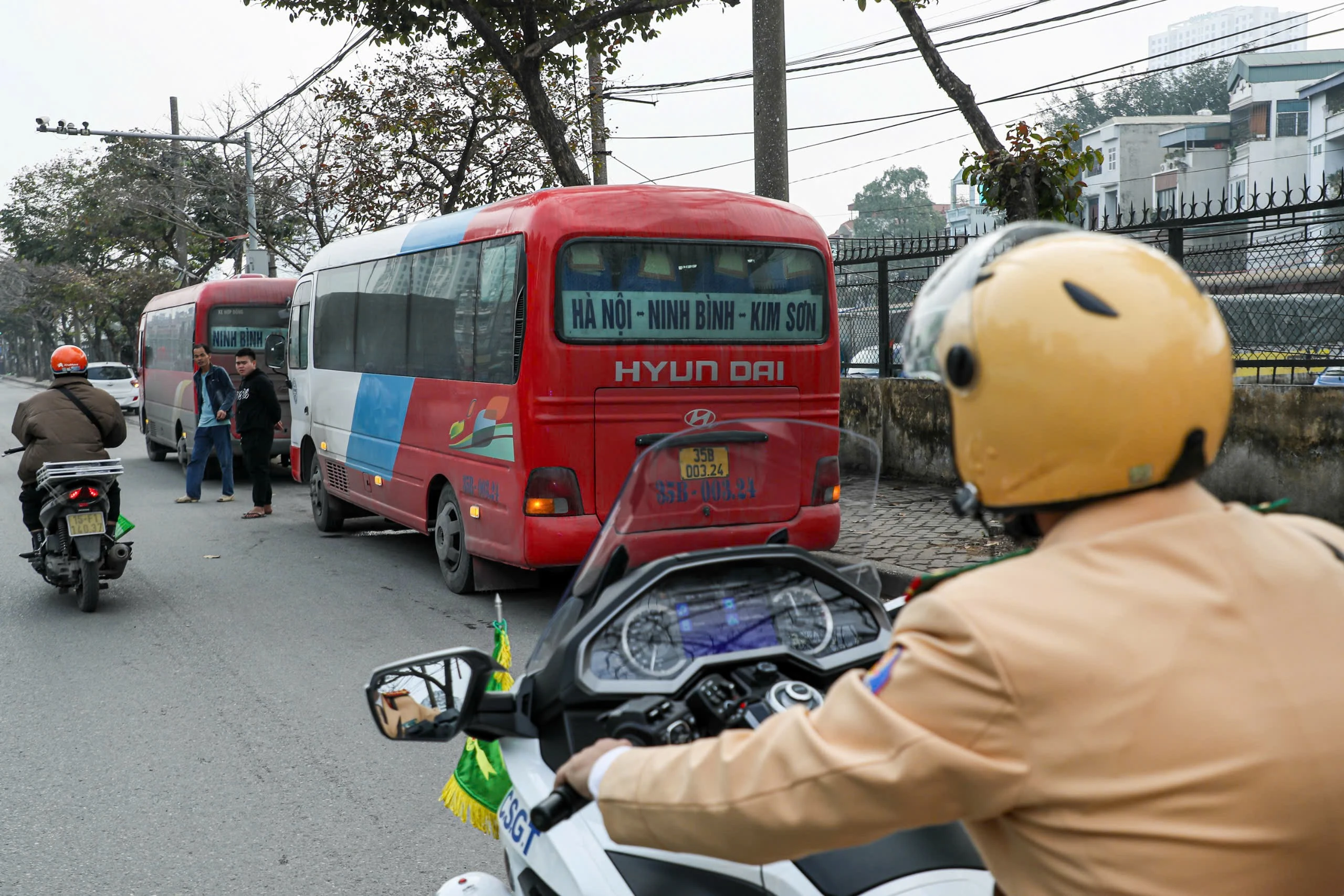 CSGT tuần lưu thường xuyên để nhắc nhở, xử lý các phương tiện vi phạm.