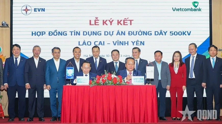 EVN và Vietcombank ký kết Hợp đồng Tín dụng Dự án đường dây 500kV Lào Cai - Vĩnh Yên (Vĩnh Phúc). Ảnh: ĐỨC TRUNG