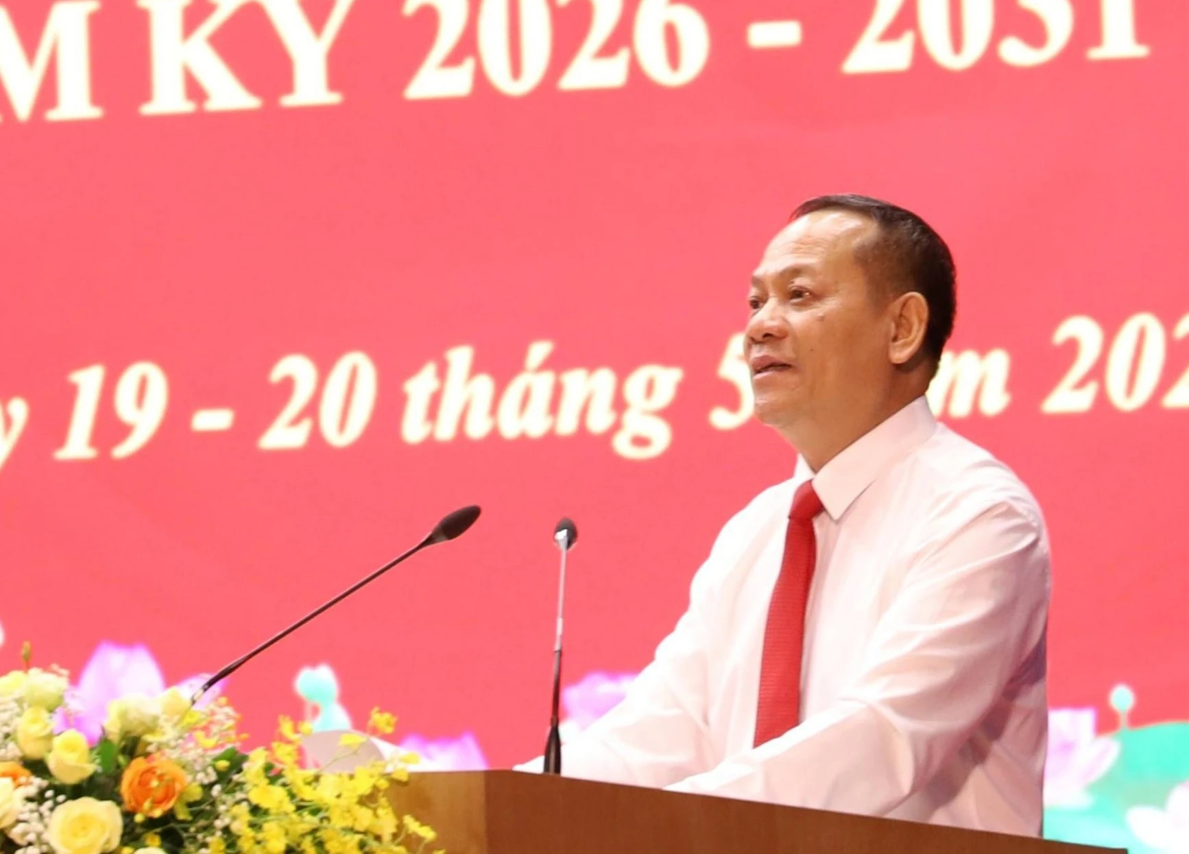 ong-thinh-phat-bieu.jpg