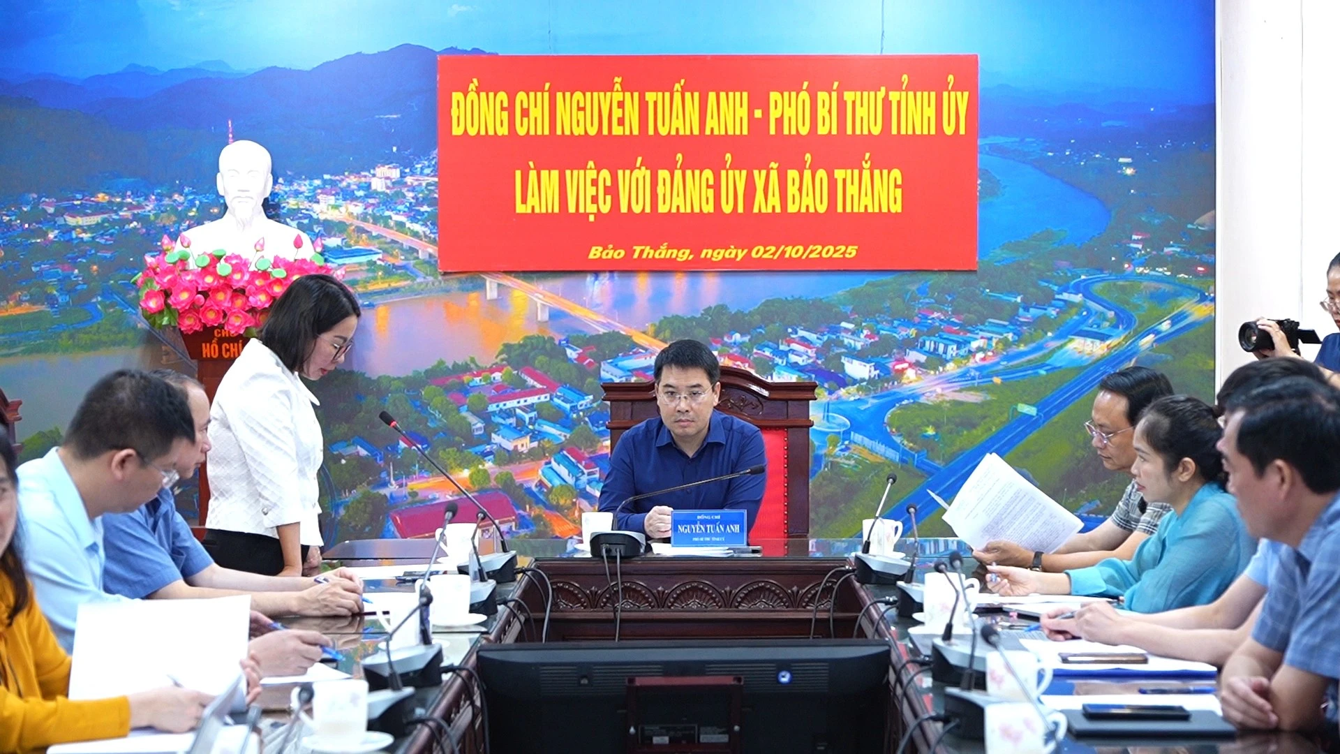 Quang cảnh buổi làm việc với xã Bảo Thắng.