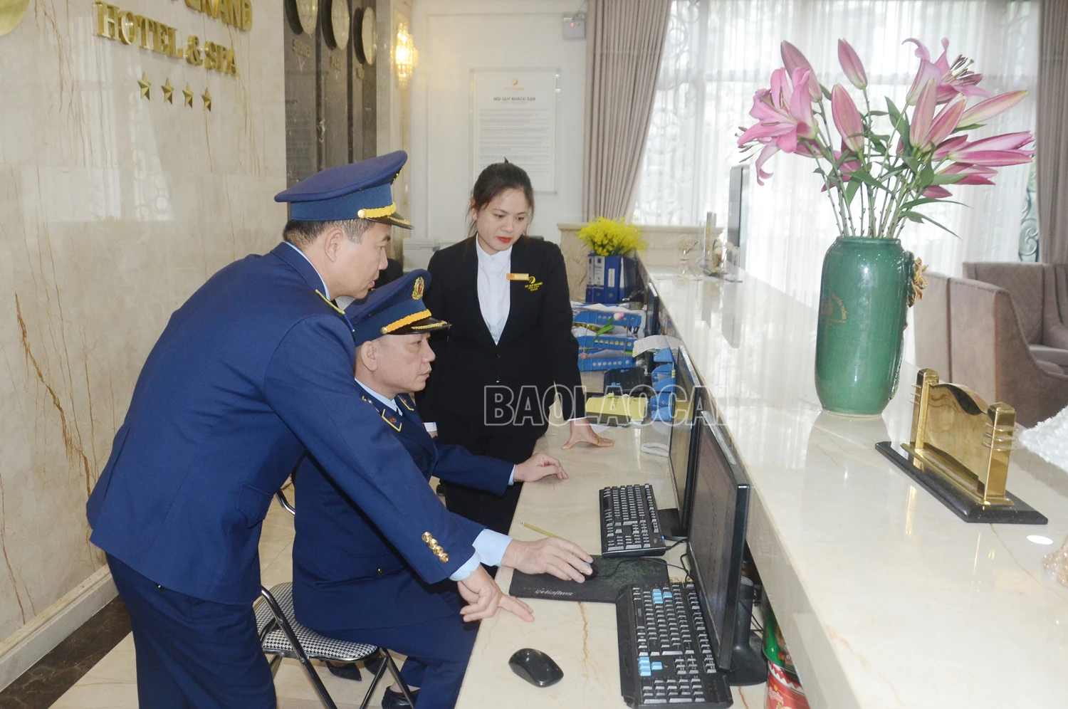 viec-ban-phong-nghi-tren-mang-cua-khach-san-tren-dia-ban-cung-duoc-quan-ly-5273.jpg