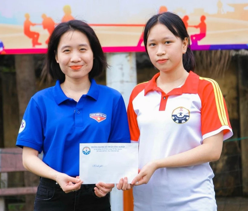 cac-che-do-chinh-sach-su-quan-tam-ho-tro-tu-phia-nha-truong-da-giup-cac-sinh-vien-nguoi-dtts-yen-tam-hoc-tap-ren-luyen-7640.jpg