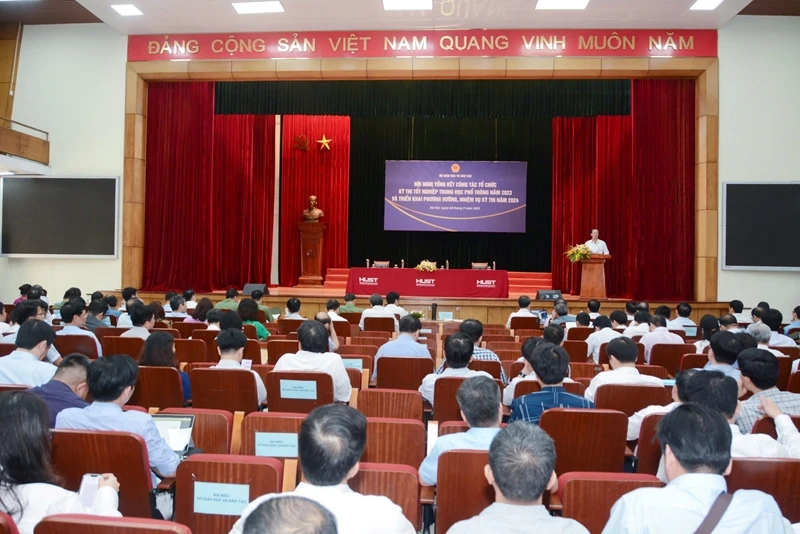 toan-canh-hoi-nghi-20-9.jpg