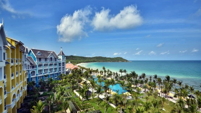 Du khách nên cảnh giác với các chương trình du lịch, phòng khách sạn với mức giá rẻ hơn bình thường.