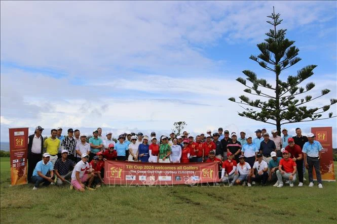 Các tay golf tham dự giải đấu “Tết Cup 2024” và tham gia sự kiện gây quỹ từ thiện.