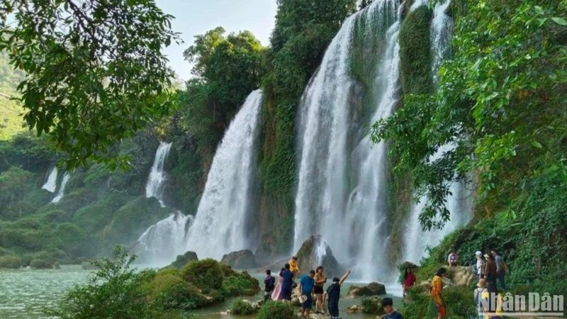 Thác Bản Giốc.