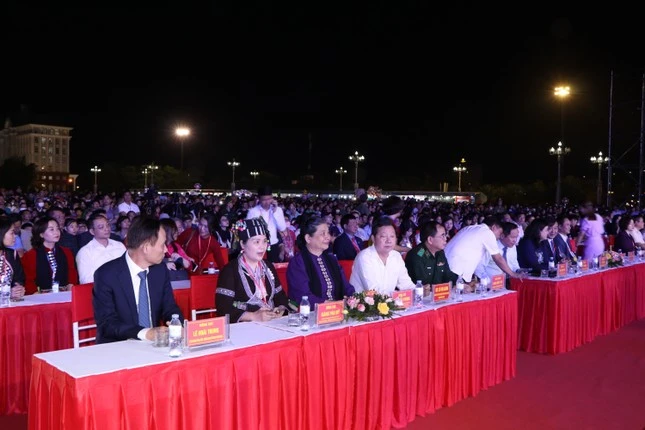 Đại biểu dự Ngày hội văn hóa các dân tộc có số dân dưới 10.000 người tại tỉnh Lai Châu.