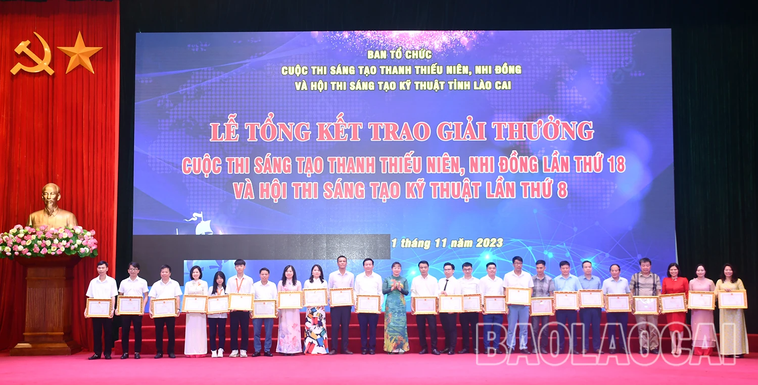 thi 13.jpg