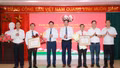 Trao tặng Huy hiệu Đảng cho 2 đảng viên Chi bộ Hiệp hội Doanh nghiệp tỉnh Lào Cai