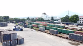 Khi vận tải đường sắt trở lại “đường đua”
