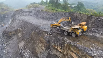 Tháo gỡ "điểm nghẽn", quyết tâm cho mục tiêu tăng trưởng hai con số