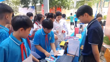 Rà soát, sửa đổi đồng bộ chương trình giáo dục, sách giáo khoa
