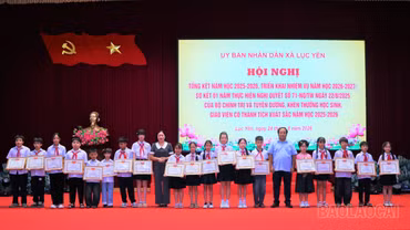 Lục Yên khen thưởng 111 giáo viên và học sinh có thành tích xuất sắc