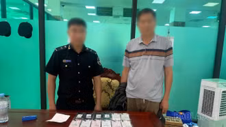 Hải quan Cửa khẩu Quốc tế Lào Cai phát hiện 03 vụ vận chuyển 34 điện thoại không khai báo