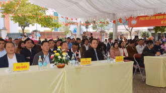 Trưởng Ban Nội chính Tỉnh ủy Giàng Quốc Hưng dự Ngày hội Đại đoàn kết dân tộc tại thôn Tà Chử, xã Phình Hồ