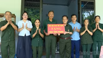 Hội Cựu thanh niên xung phong tỉnh trao tặng nhà tình nghĩa cho hội viên khó khăn tại xã Nghĩa Tâm
