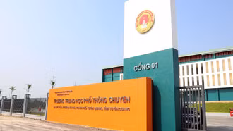 Khởi tố Hiệu trưởng trường THPT Chuyên Tuyên Quang cùng 6 người có liên quan