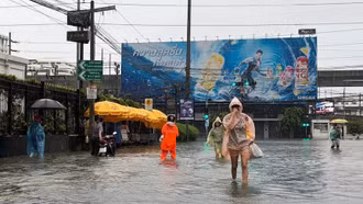 Bangkok công bố tình trạng thiên tai do mưa lớn, ngập lụt diện rộng