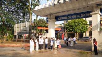 Công an Lào Cai nỗ lực giúp học sinh vùng lũ sớm trở lại trường