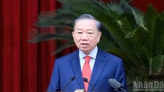 Nghị quyết về tăng cường xây dựng, chỉnh đốn Đảng và hệ thống chính trị trong sạch, vững mạnh toàn diện, đáp ứng yêu cầu phát triển của đất nước trong kỷ nguyên mới
