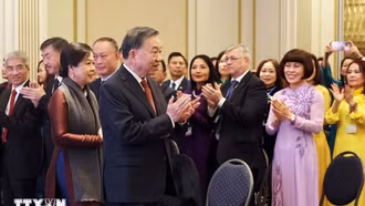 Tổng Bí thư, Chủ tịch nước Tô Lâm và Phu nhân gặp đại diện cộng đồng người Việt Nam tại châu Âu