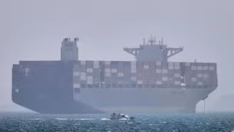 Mỹ tiến hành không kích Iran sau các vụ tấn công ở Hormuz