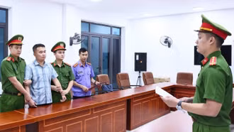 Vụ điểm 10 môn Toán ở Tuyên Quang: Giáo viên Nguyễn Hà Duy bị bắt về tội gì?
