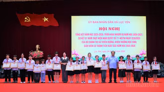 Lục Yên khen thưởng 111 giáo viên và học sinh có thành tích xuất sắc