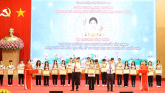 Lào Cai tuyên dương, khen thưởng học sinh có thành tích xuất sắc năm học 2025 - 2026 