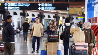 Tro núi lửa Anak Krakatau khiến 7 sân bay Indonesia tiếp tục đóng cửa