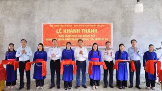 Khánh thành, bàn giao nhà Đại đoàn kết cho hộ khó khăn ở Mường Bo