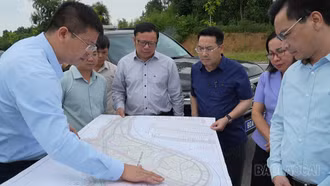 Chủ tịch UBND tỉnh Nguyễn Tuấn Anh làm việc với xã Bảo Thắng