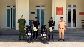 Xử lý 03 thanh thiếu niên vi phạm giao thông, tịch thu 02 xe mô tô