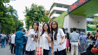 Chính phủ yêu cầu mọi học sinh trượt vào lớp 10 đều được đến trường