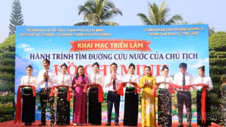 Khai mạc triển lãm “Hành trình tìm đường cứu nước của Chủ tịch Hồ Chí Minh”