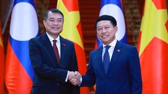 Quan hệ hữu nghị vĩ đại, đoàn kết đặc biệt Việt Nam - Lào ngày càng đi vào chiều sâu