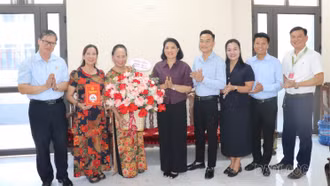Các địa phương thăm, tặng quà người cao tuổi nhân Ngày Quốc tế Người cao tuổi