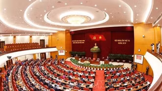 Thông cáo báo chí về ngày làm việc thứ nhất Hội nghị lần thứ tư BCH Trung ương Đảng khoá XIV
