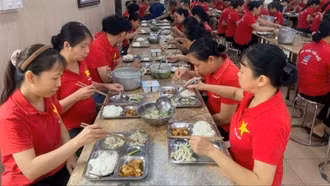Bữa cơm Công đoàn đem lại niềm vui cho người lao động Dệt may
