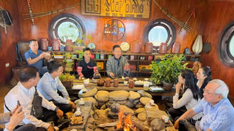 Hội Hữu nghị Việt Nam - Thái Lan tham quan, trải nghiệm tại xã Văn Chấn