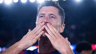 Barca lập kỷ lục vô tiền khoáng hậu trên sân nhà, chia tay công thần Lewandowski 