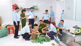Tây Ninh: Phát hiện loại dầu gió quen thuộc với người Việt bị làm giả quy mô lớn